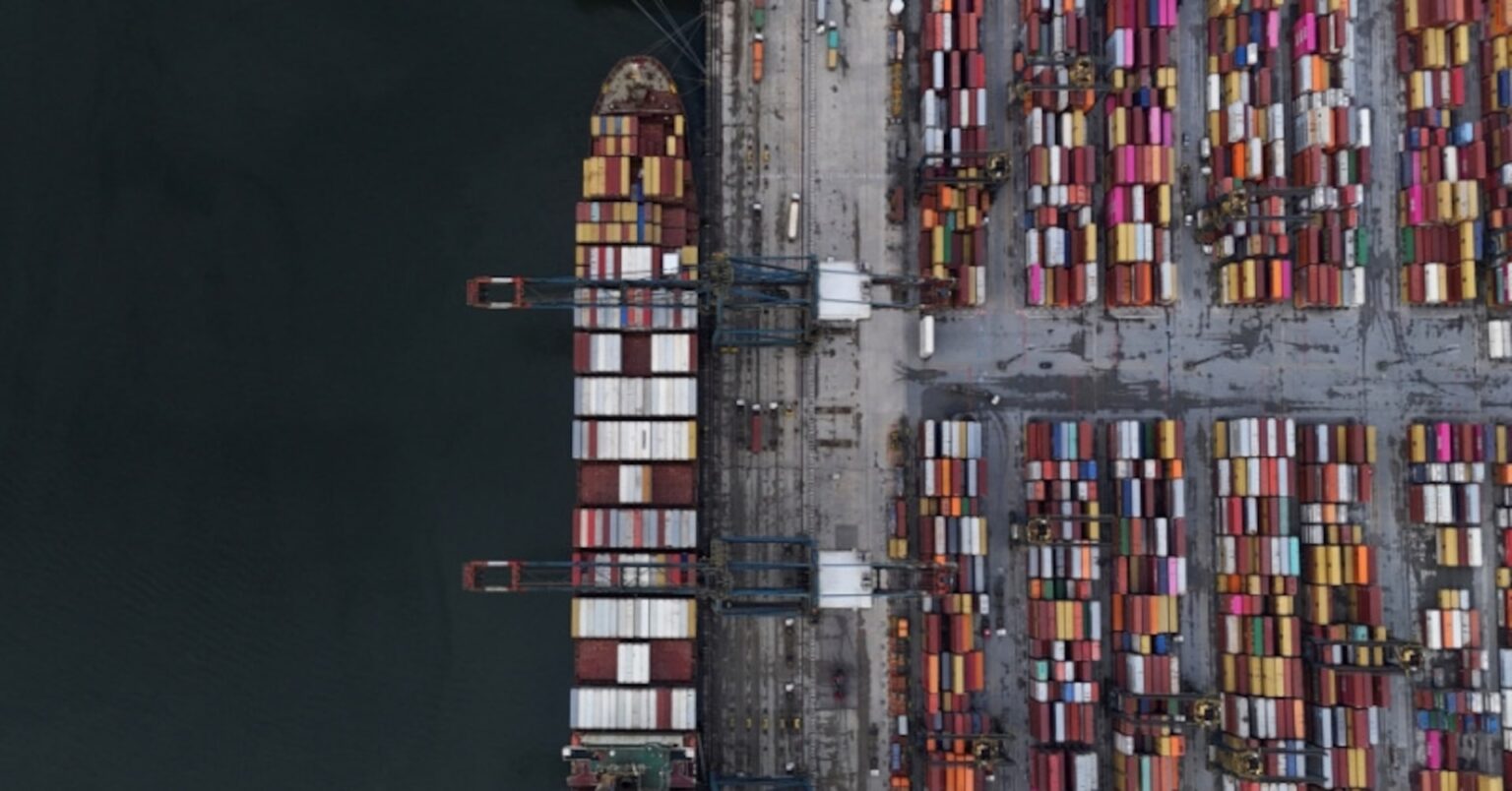 ブラジル貿易黒字、10月は予想上回る大幅増　主要品輸出伸びる | ロイター