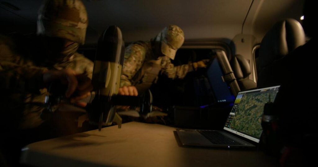 ウクライナが迎撃ドローン量産へ…ドローン同士の戦いが本格化 | Business Insider Japan