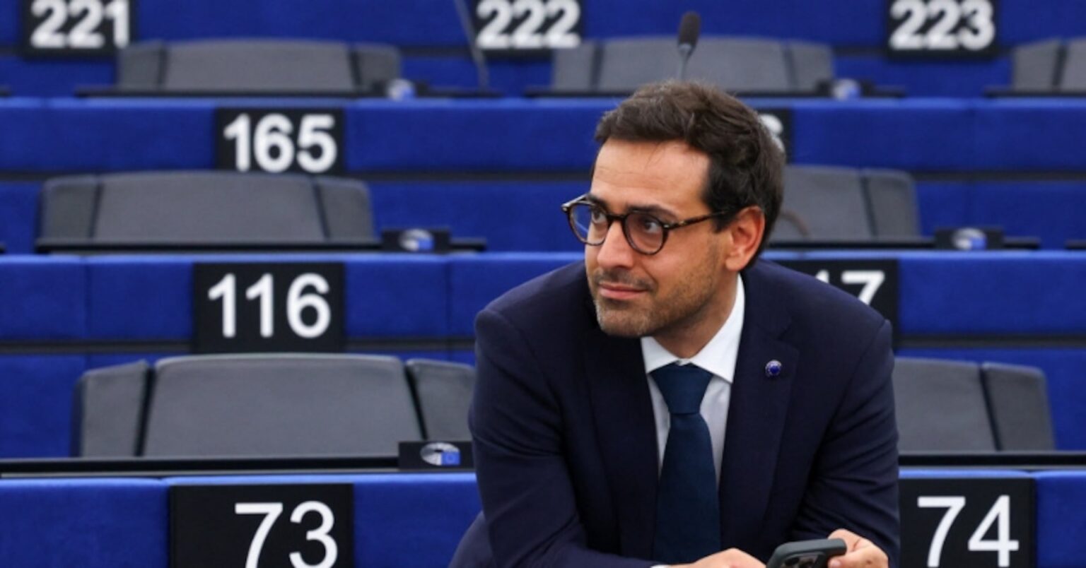 ＥＵ自動車産業、対中競争からの保護必要＝産業戦略担当欧州高官 | ロイター