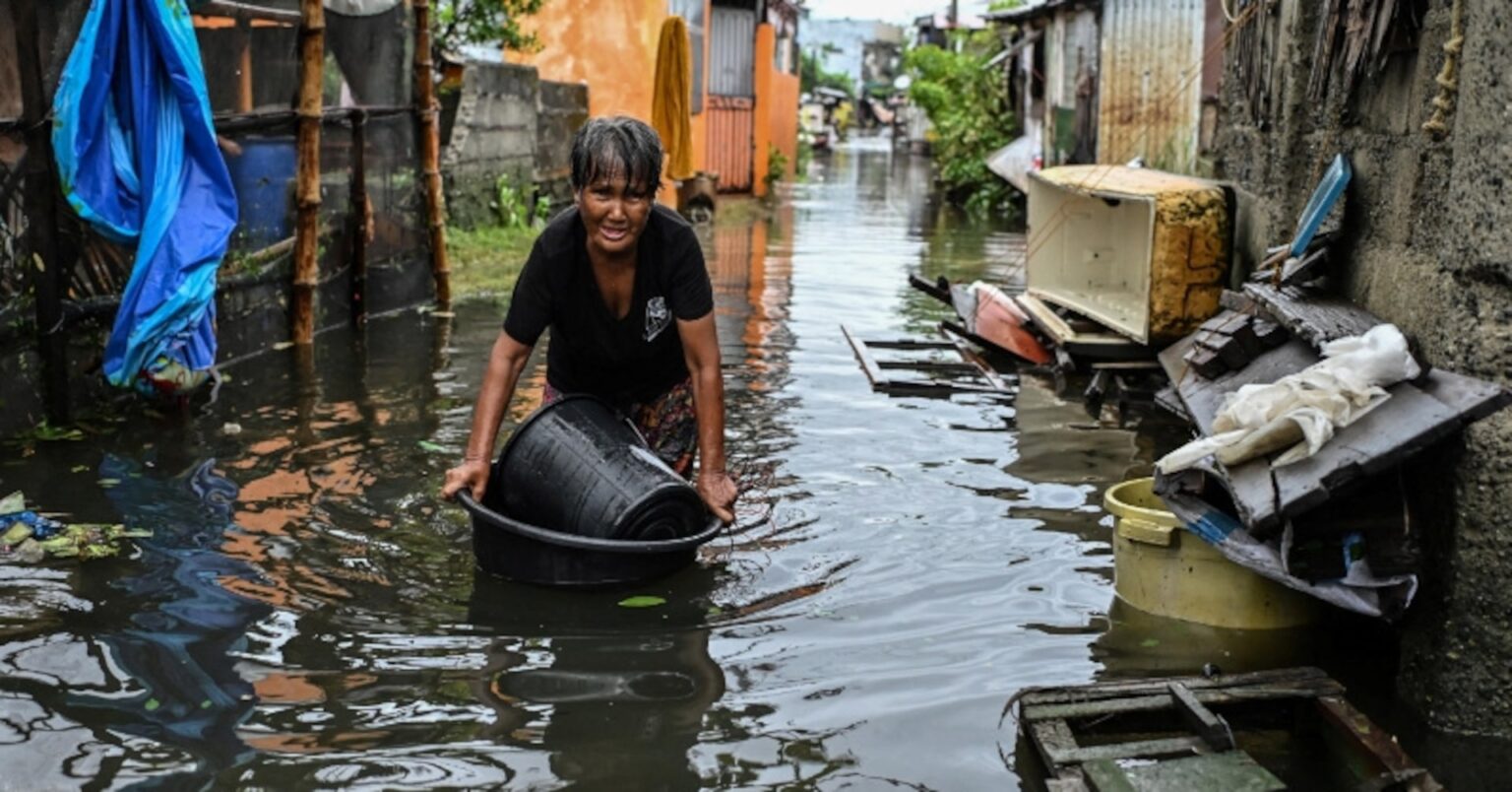 台風26号、フィリピンで4 人死亡 週半ばに台湾へ | ロイター 台風26号、フィリピンで4 人死亡 週半ばに台湾へ | ロイター