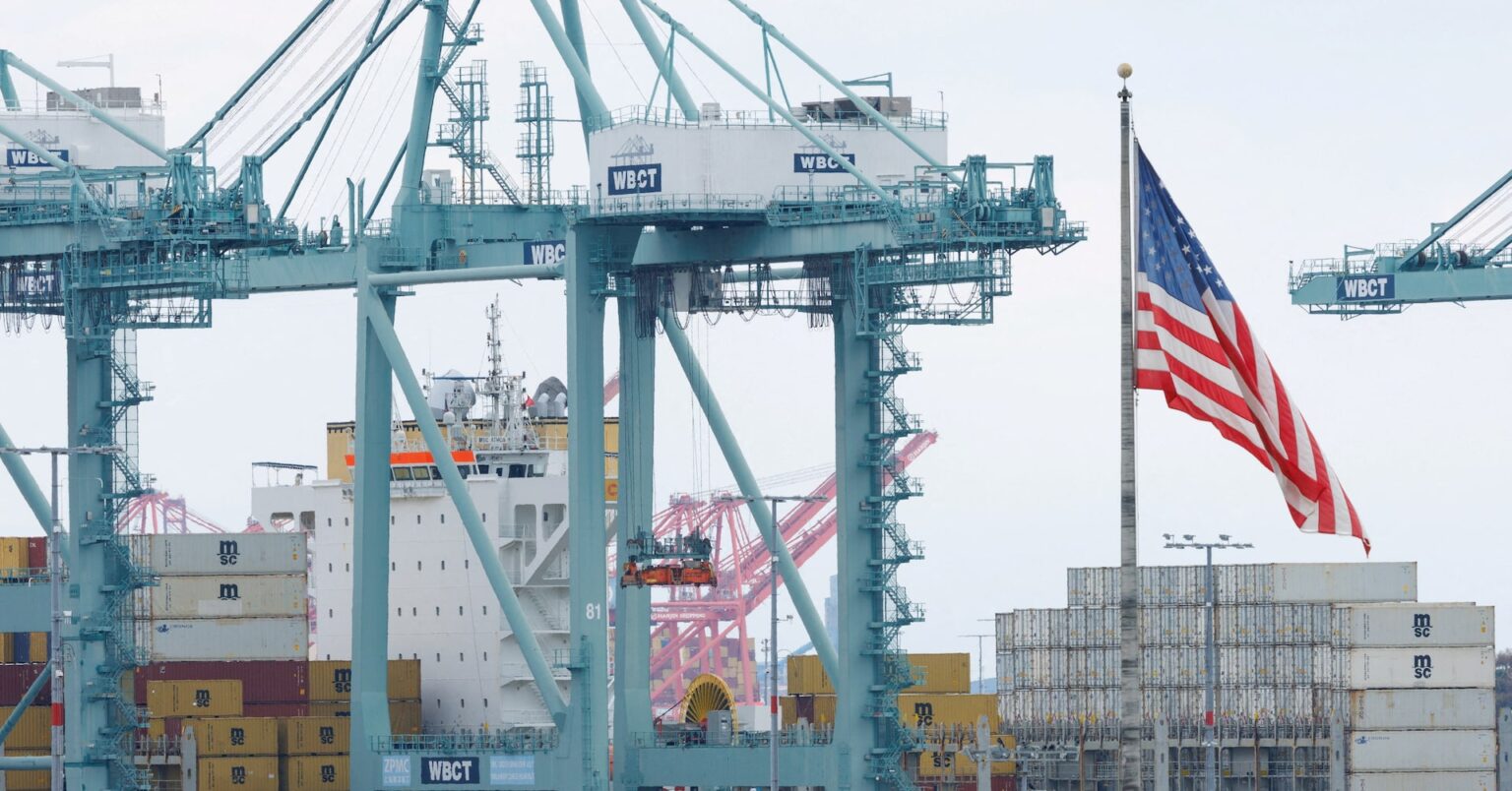 米中、通商分野で歩み寄り　３０１条調査と港湾使用料の停止を発表 | ロイター