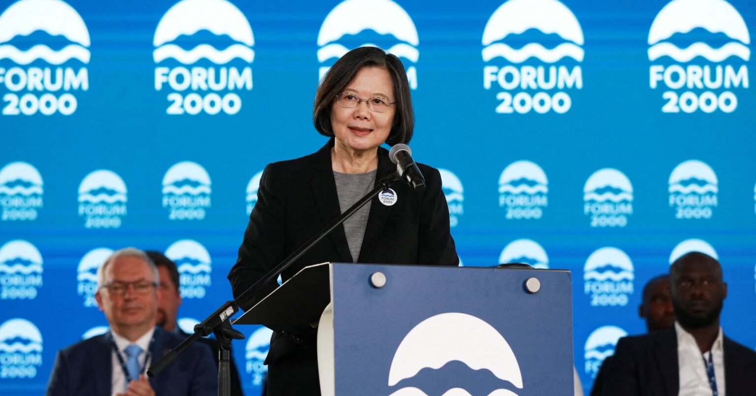 台湾半導体「世界経済に不可欠」、防衛強化にも寄与＝蔡前総統 | ロイター