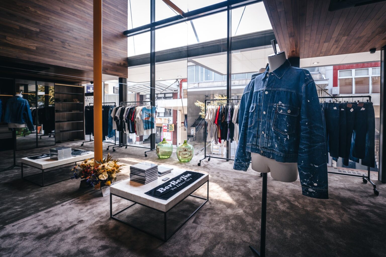 石川県金沢市竪町のセレクトショップ「detail」と姉妹店「APPLICATION」にて、東京・原宿の老舗ヴィンテージショップ「BerBerJin」がPOP UP STOREを開催 | 株式会社インフィニティ・コーポレーションのプレスリリース