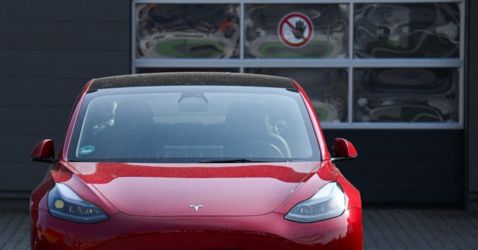 テスラ、10月ドイツ販売台数は前年比53%減 9倍超のBYDと明暗 | ロイター テスラ、10月ドイツ販売台数は前年比53%減 9倍超のBYDと明暗 | ロイター