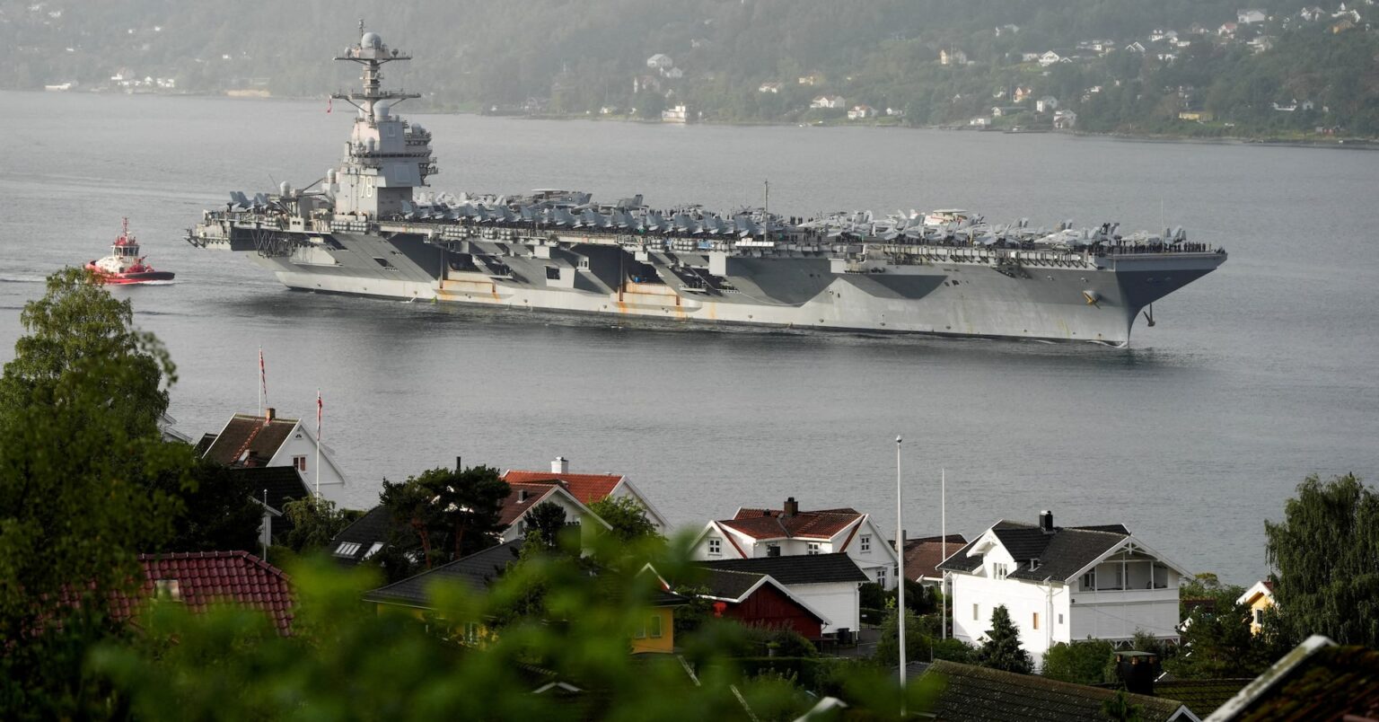 米軍、南米に最新鋭空母を配備　ベネズエラとの緊張高まる | ロイター