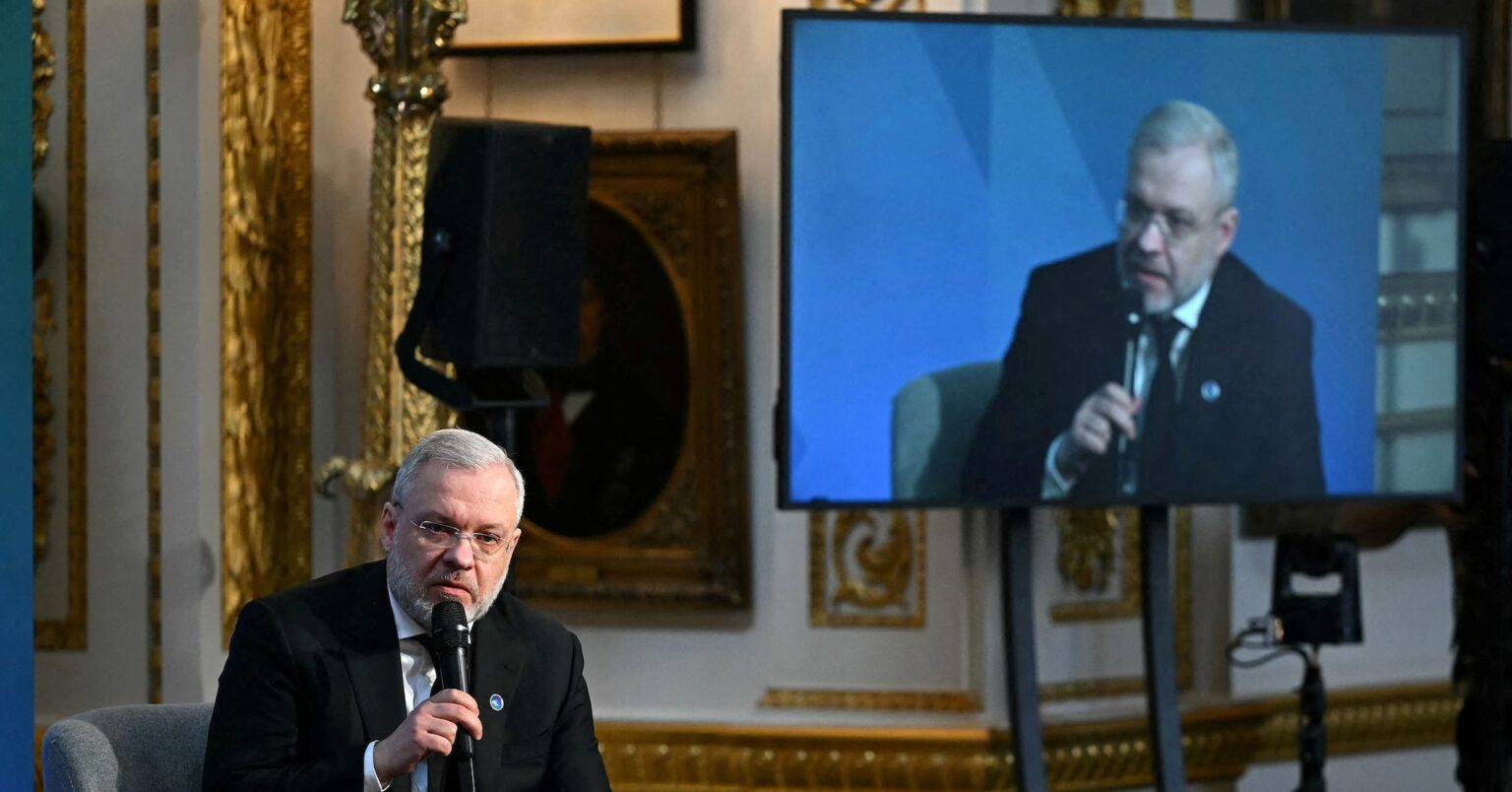 ウクライナ・エネ相が辞任、司法相は職務停止 大規模汚職捜査巡り | ロイター ウクライナ・エネ相が辞任、司法相は職務停止 大規模汚職捜査巡り | ロイター