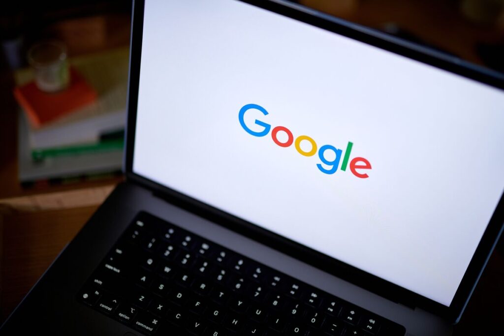 グーグル、ニュース媒体の検索結果表示巡りEUが調査へ－FT - Bloomberg