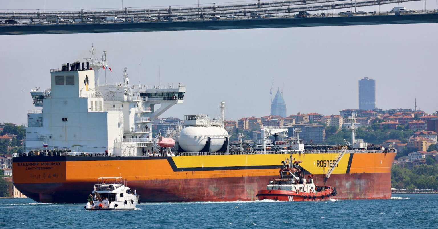 ロシア産原油140万バレルが船内に滞留　米制裁で荷下ろし遅延 | ロイター