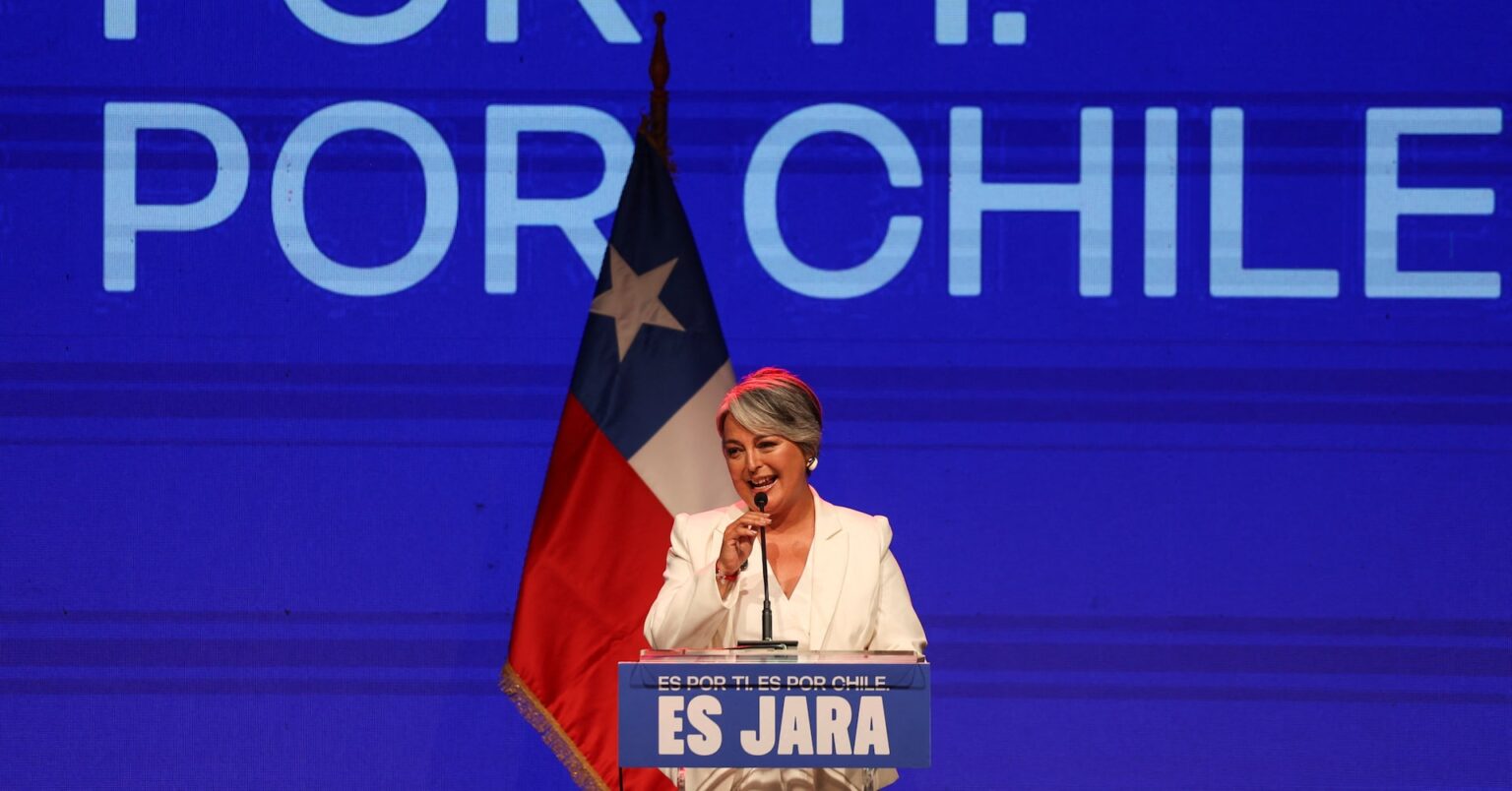 チリ大統領選、来月14日に決選投票　極右候補が優勢との見方 | ロイター