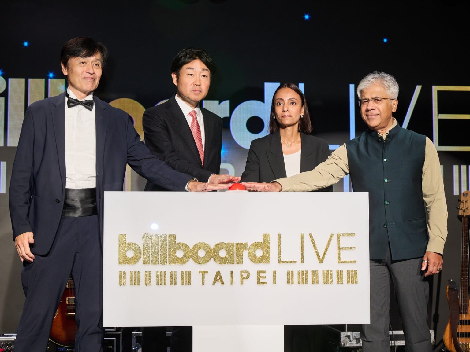 「Billboard Live TAIPEI」オープニングレセプション報告 日台の新たな音楽文化を鏡開きで祝福 台湾政府、日本政府、財界から約150名が参加、11月13日 | クレドホールディングス株式会社のプレスリリース 「Billboard Live TAIPEI」オープニングレセプション報告 日台の新たな音楽文化を鏡開きで祝福 台湾政府、日本政府、財界から約150名が参加、11月13日 | クレドホールディングス株式会社のプレスリリース