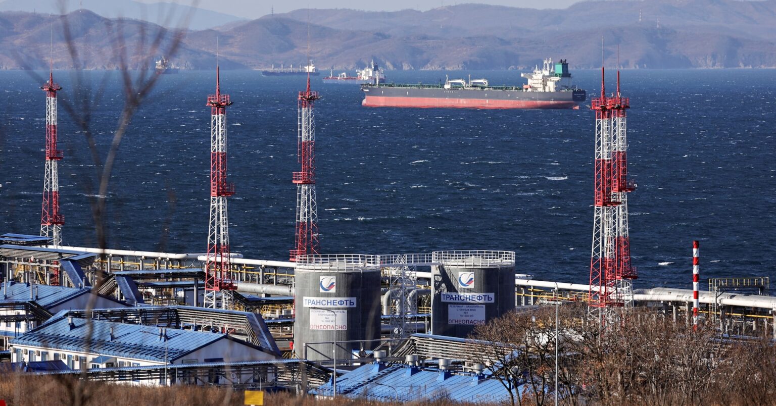 中国原油輸入、10月はロシア産が今年最高　クウェート・ＵＡＥ産急増 | ロイター