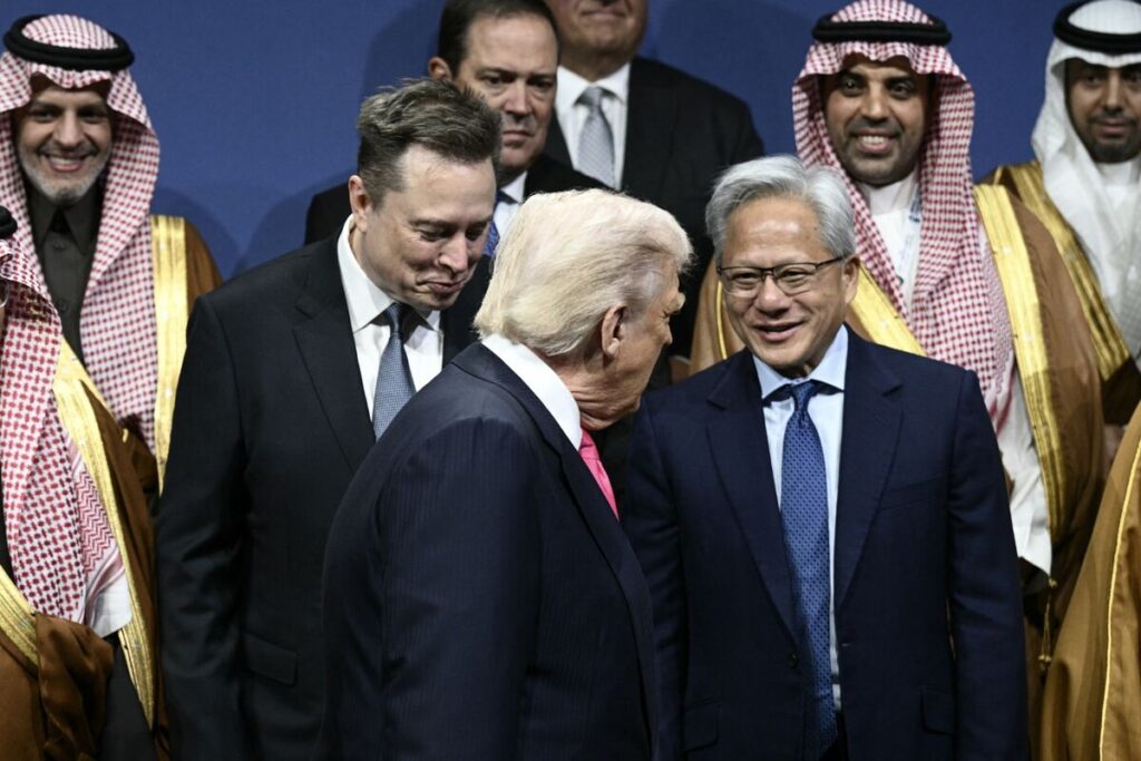 トランプ氏、AI国家戦略「ジェネシス・ミッション」発表へ－開発推進 - Bloomberg