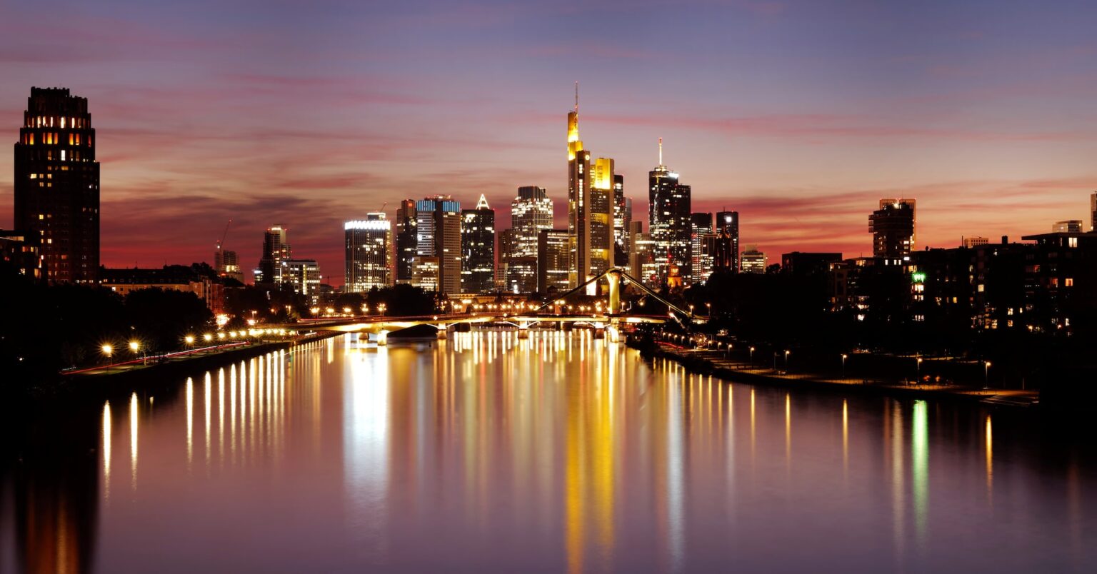 ドイツ経済、第4四半期は緩やかに成長　サービス主導＝中銀 | ロイター