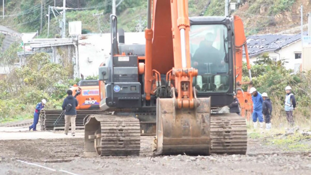 奥能登豪雨で4人犠牲の塚田川で本格復旧工事開始 川幅拡幅で住民の安心を取り戻す 石川・輪島市(MRO北陸放送)|dメニューニュース(NTTドコモ) 奥能登豪雨で4人犠牲の塚田川で本格復旧工事開始 川幅拡幅で住民の安心を取り戻す 石川・輪島市
