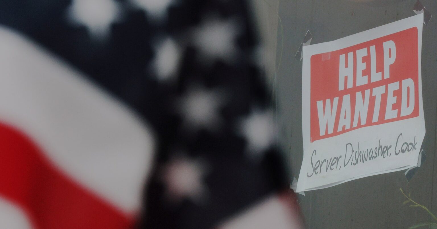米9月雇用11.9万人増、予想上回る　失業率は4年ぶり水準に悪化 | ロイター