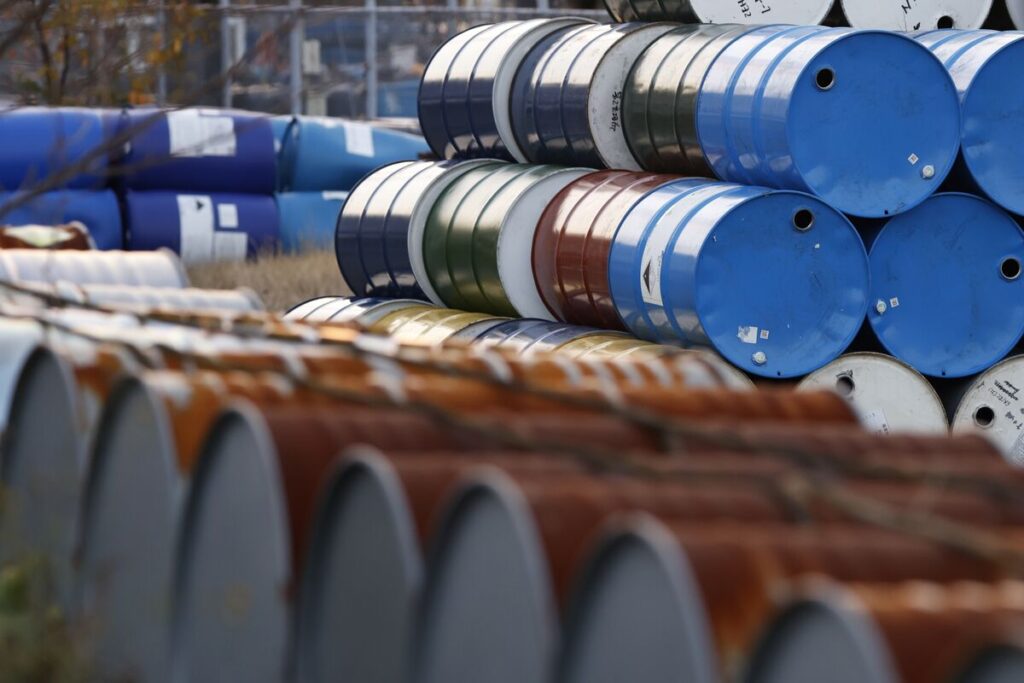 原油下落、ウクライナ和平に向け進展－米国の対ロ制裁21日発動 - Bloomberg