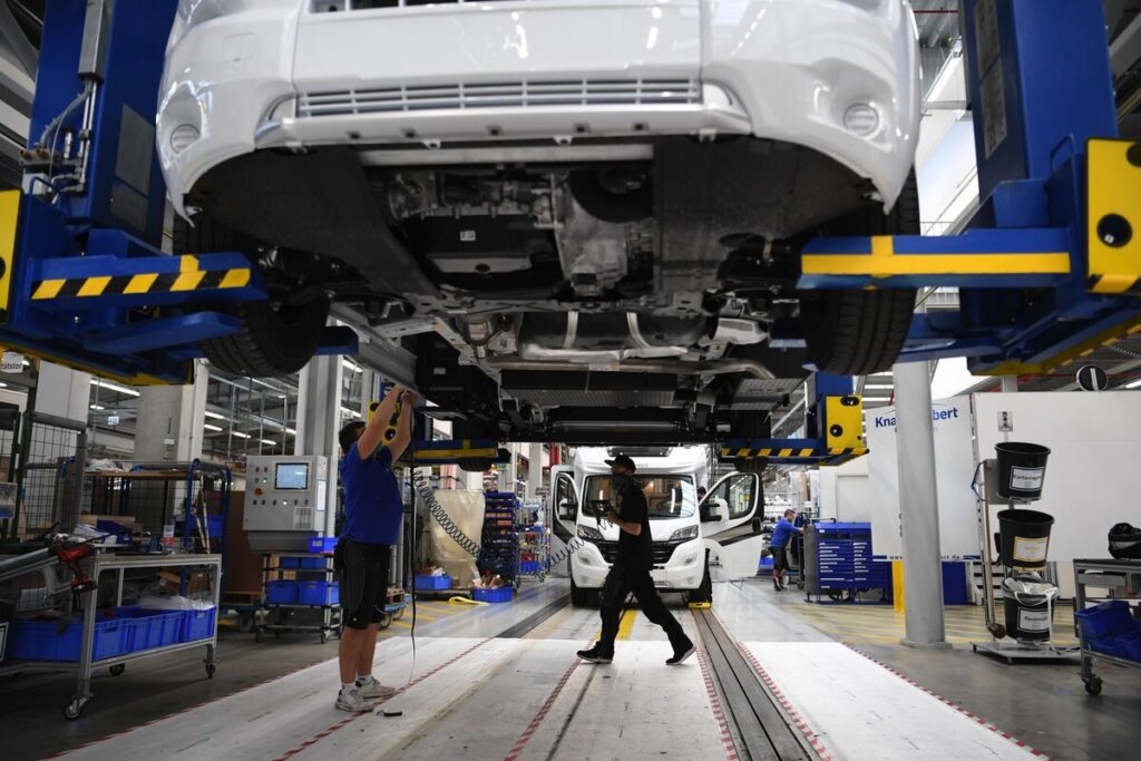 ユーロ圏民間部門､11月も経済活動の拡大維持-ドイツはペース鈍化 - Bloomberg