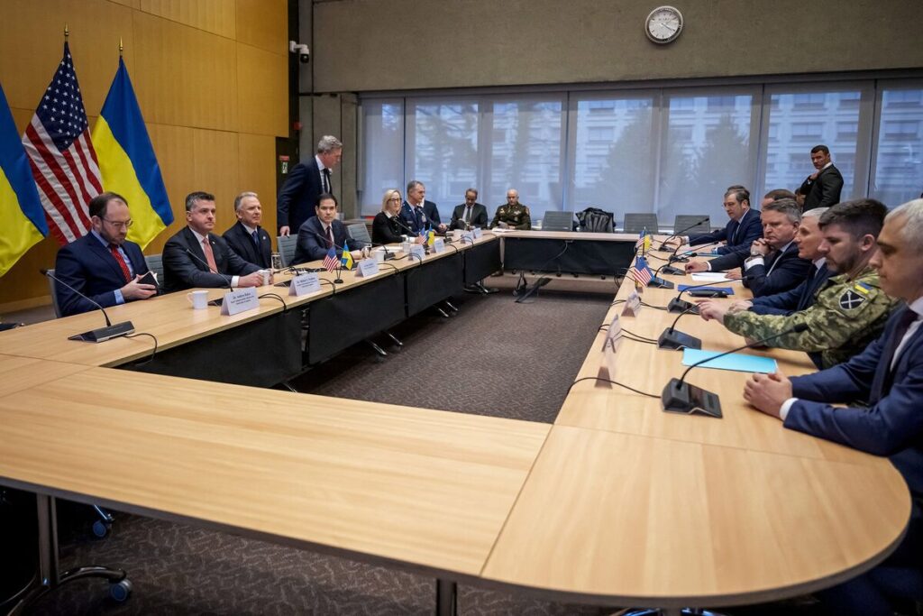 ウクライナは28項目の和平案に関し声明発出を、米政府が迫る－関係者 - Bloomberg