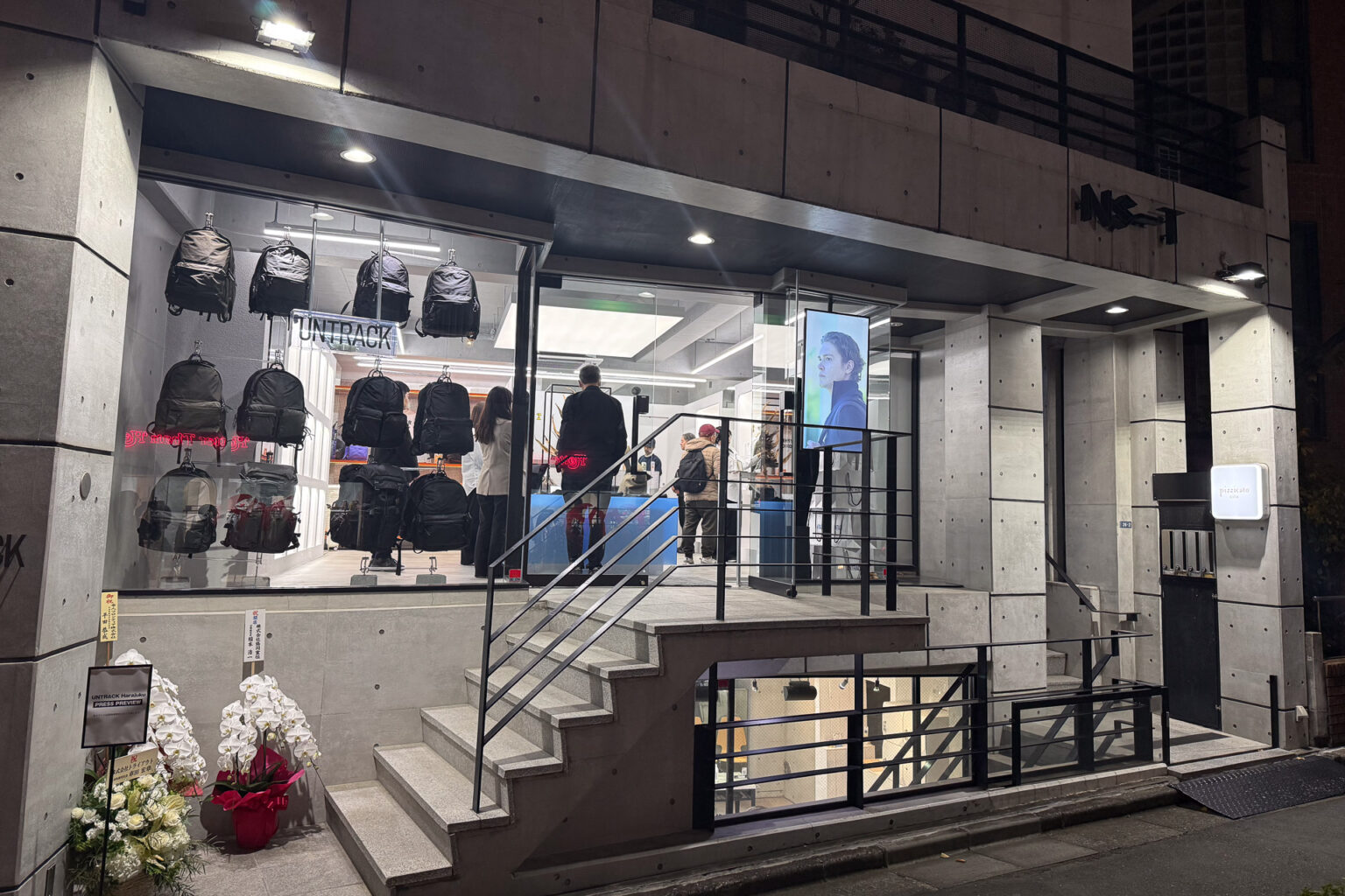 エースのライフスタイルブランド「UNTRACK」が直営店を原宿に開業。直接触れて機能性を確かめられる - トラベル Watch