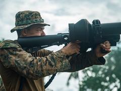 アメリカ軍のドローン対策は不十分…中国との戦争でドローンの群れに圧倒されるとシンクタンクが警告 | Business Insider Japan