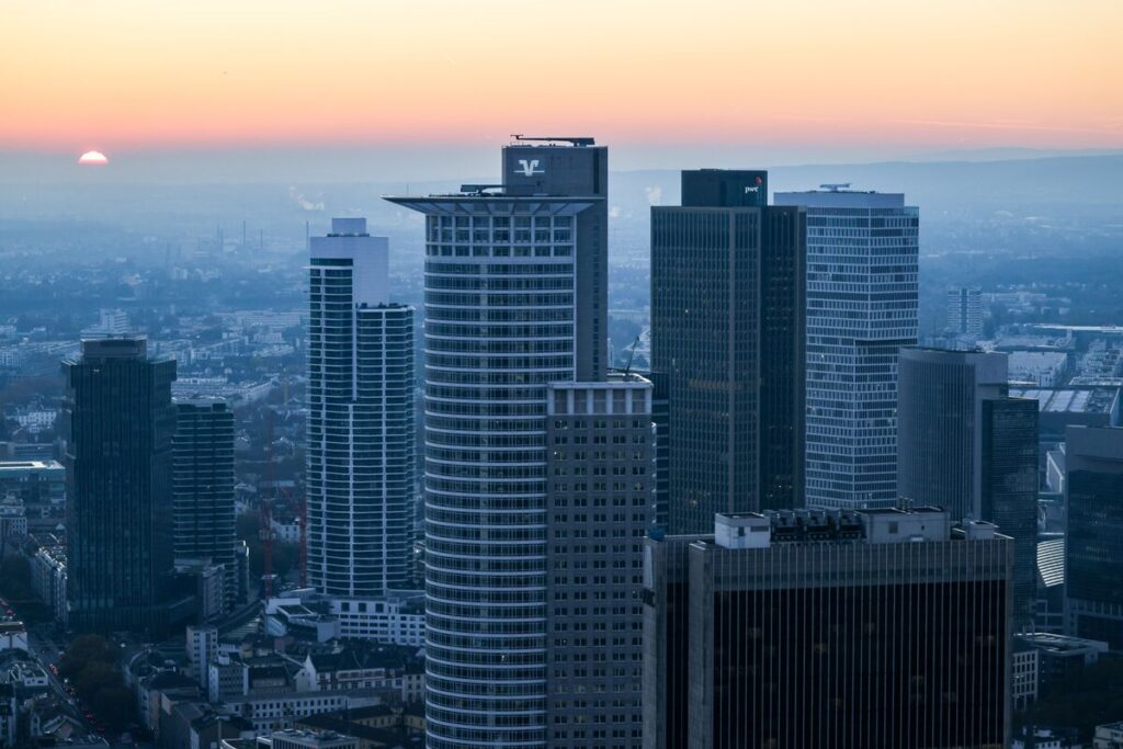 ドイツIfo期待指数が予想外に低下、企業は近い将来の回復期待持てず – Bloomberg ドイツIfo期待指数が予想外に低下、企業は近い将来の回復期待持てず - Bloomberg