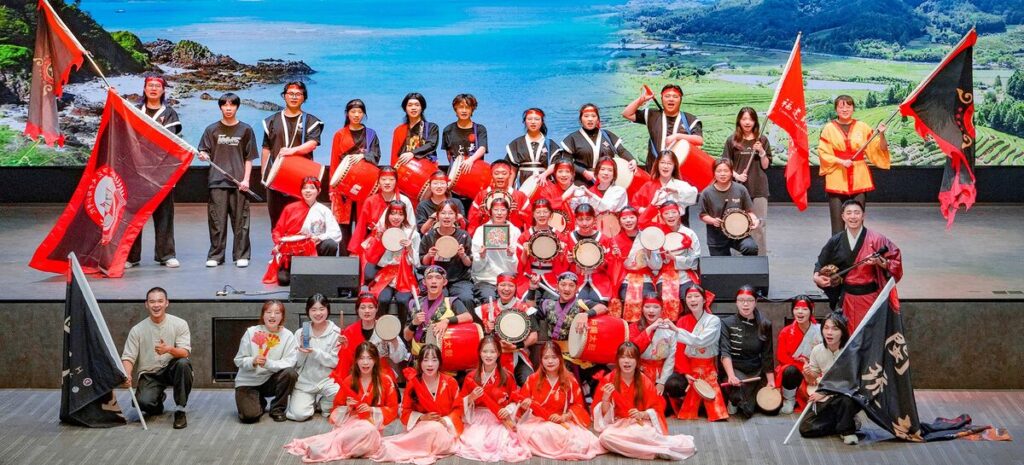 「いつか必ず沖縄に」中国の大学生、迫力のエイサー大会　福建省で3校出場　沖縄から那覇太鼓も | ワールド通信員ネット | 沖縄タイムス＋プラス