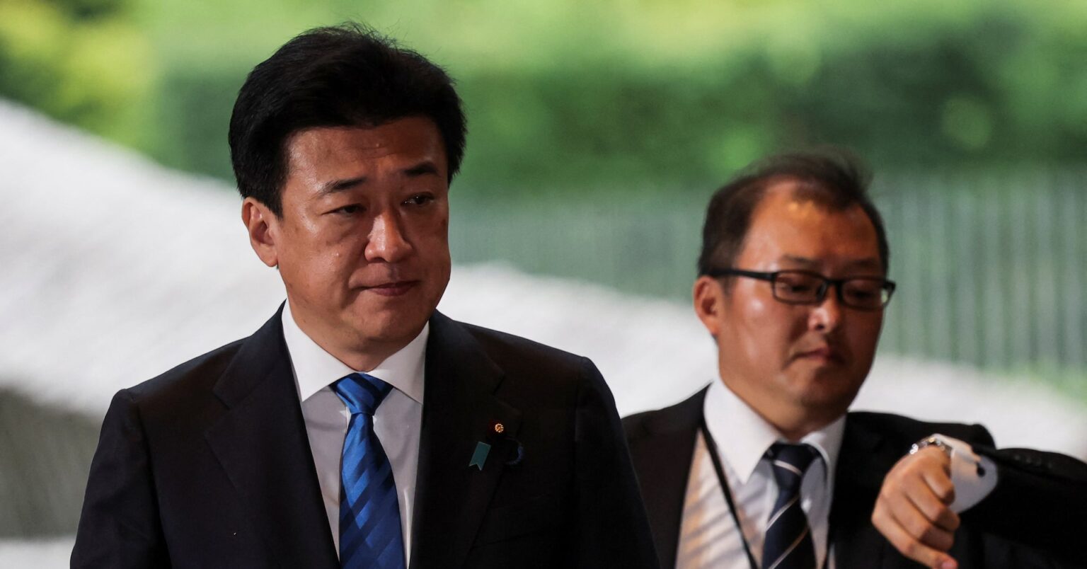 事実に反する中国の主張受け入れられず、しっかり反論していく＝官房長官 | ロイター