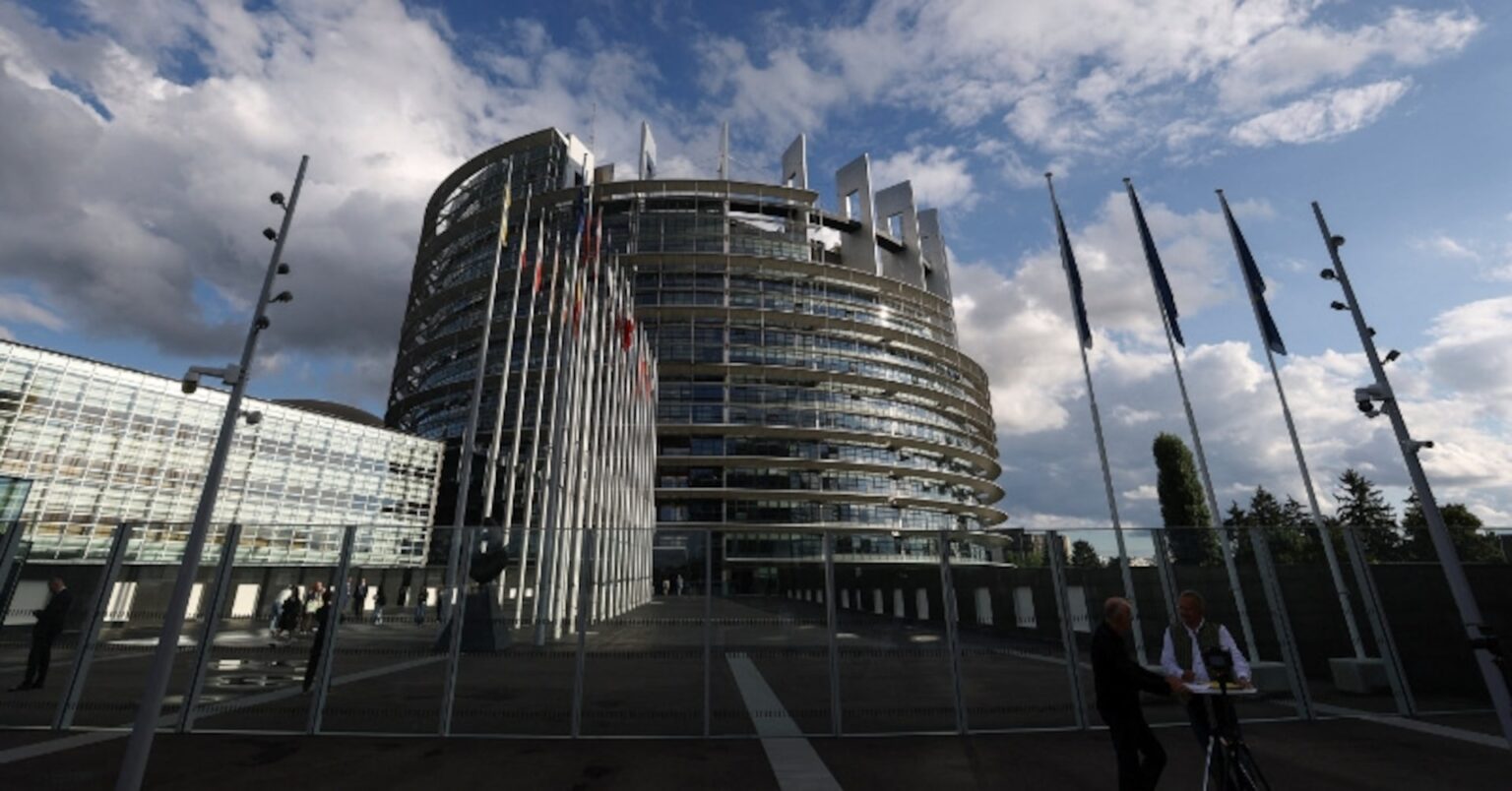 欧州議会、17億ドルのＥＵ防衛産業向け投資計画を承認 | ロイター