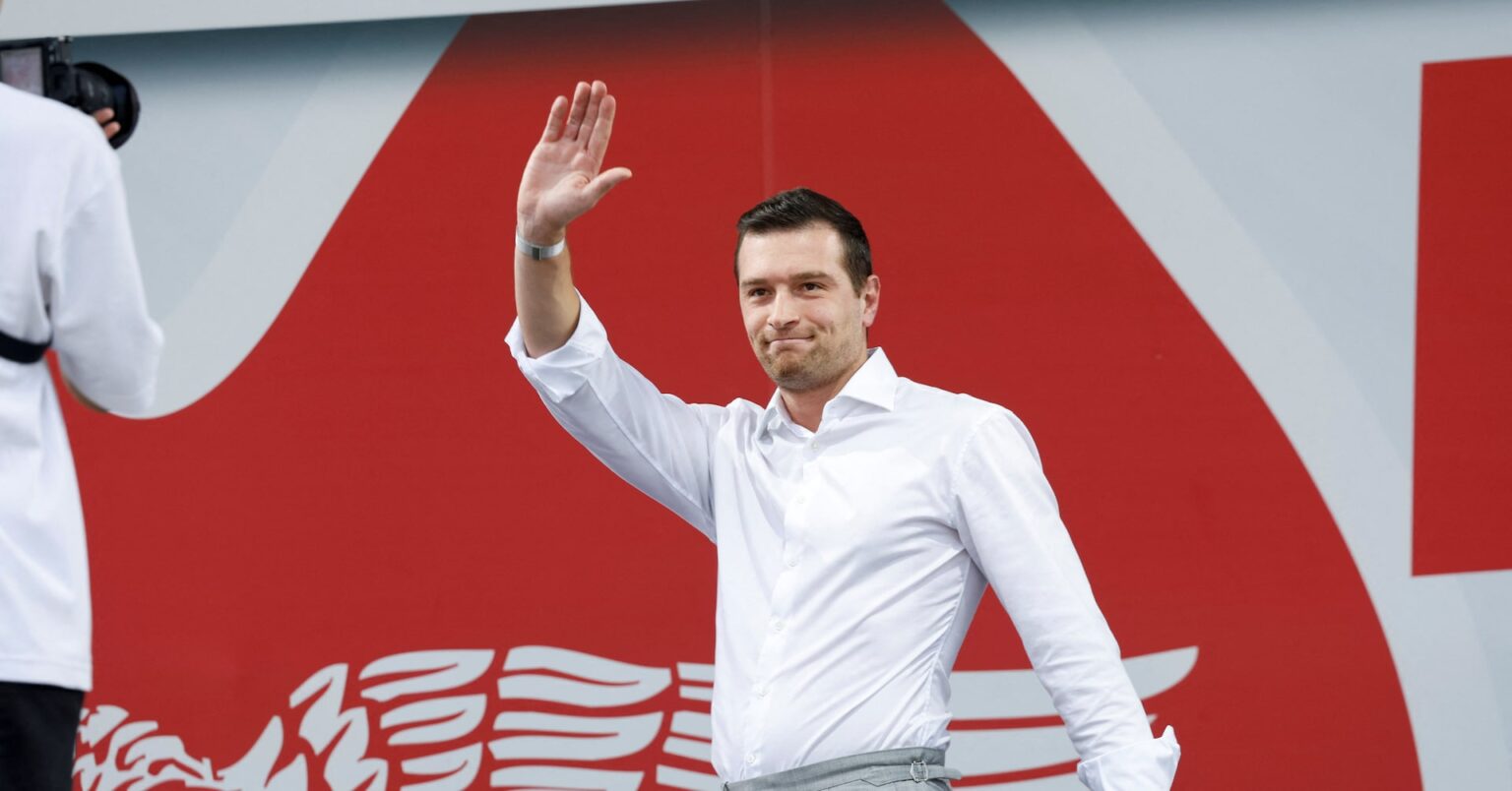 27年仏大統領選、極右バルデラ氏が優勢＝世論調査 | ロイター