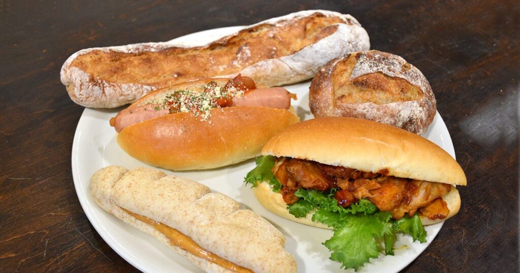 パンとコーヒーで癒やしのひととき　kuchi　沖縄市美里