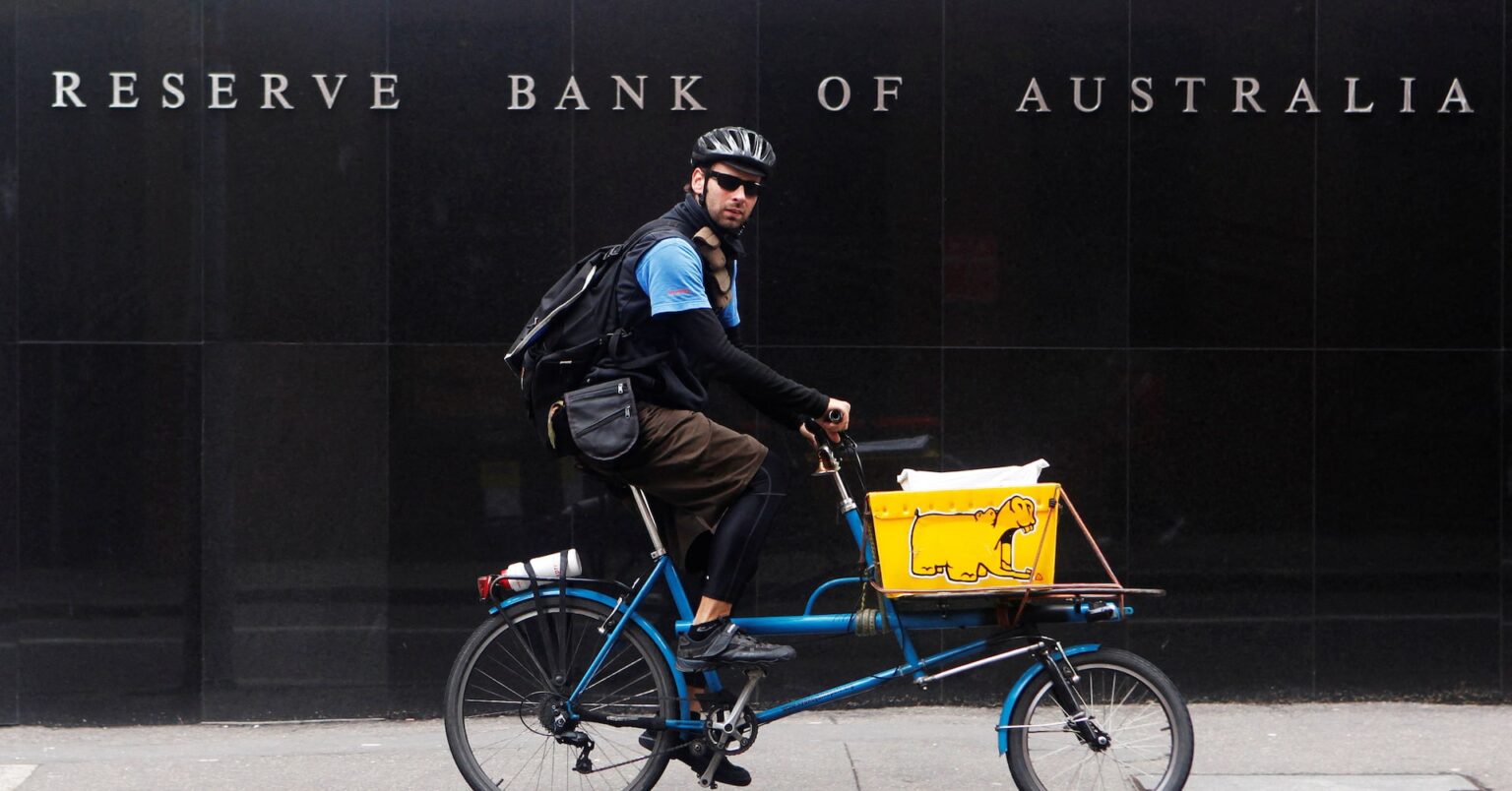 豪ＣＰＩ、10月は前年比＋3.8％に加速　緩和サイクル終了の見方も | ロイター
