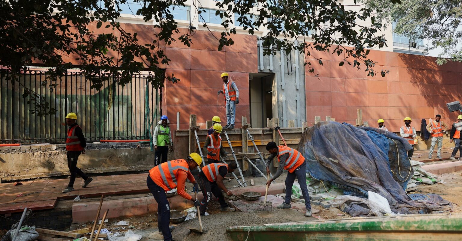 インドＧＤＰ、7─9月期は前年同期比8.2％増　予想上回る | ロイター