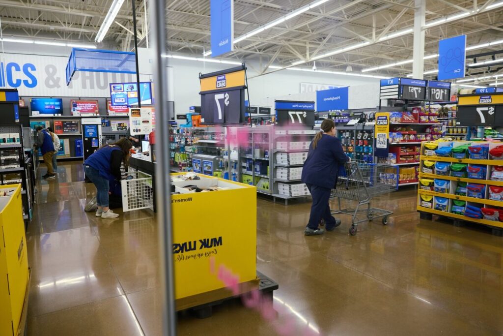 米ブラックフライデー、消費者は慎重姿勢－インフレや関税が逆風に - Bloomberg