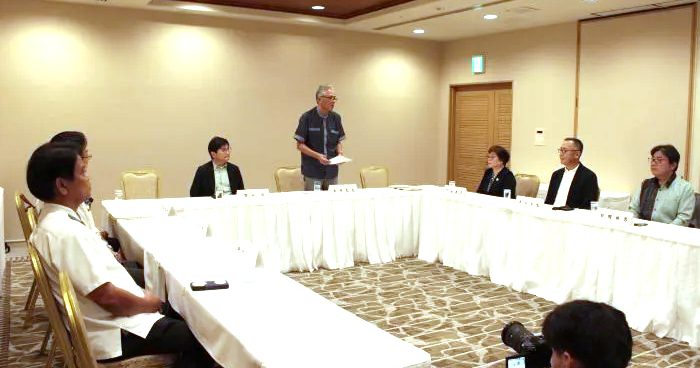 来年の沖縄県知事選へ、保守系候補の選考委員会が初会合　現職への対抗馬、公募へ