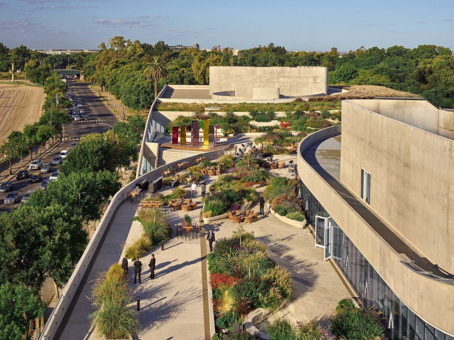 ブエノスアイレスに残る老朽化した駐車場をコンバージョンした複合施設〈OLA Palermo〉アルゼンチン、ODA - TECTURE MAG（テクチャーマガジン）