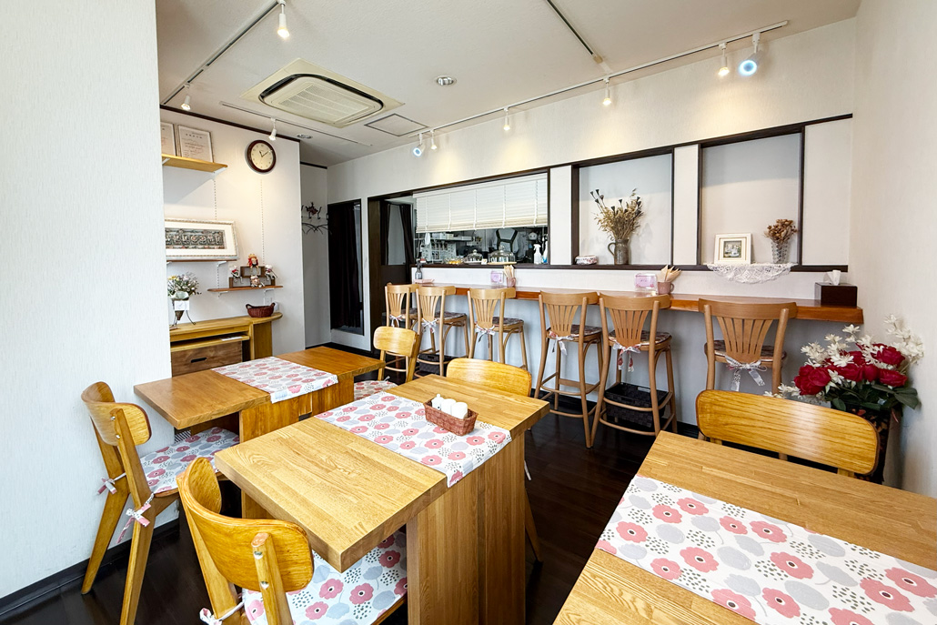 「おばんざいカフェ ももはな」の店内画像