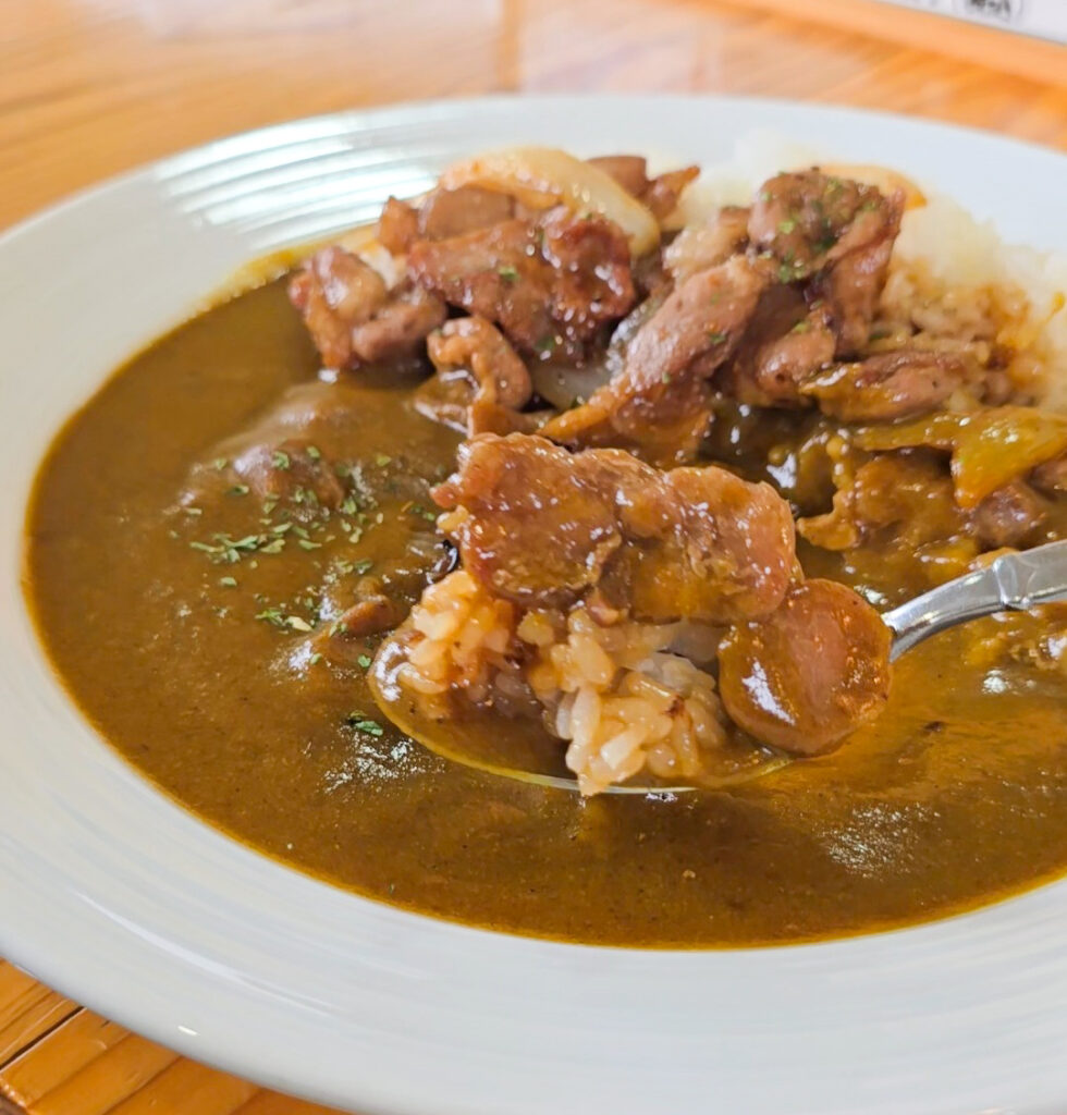 「まるキチ」で楽しむカレーとコラボスイーツ | 鳥取マガジン