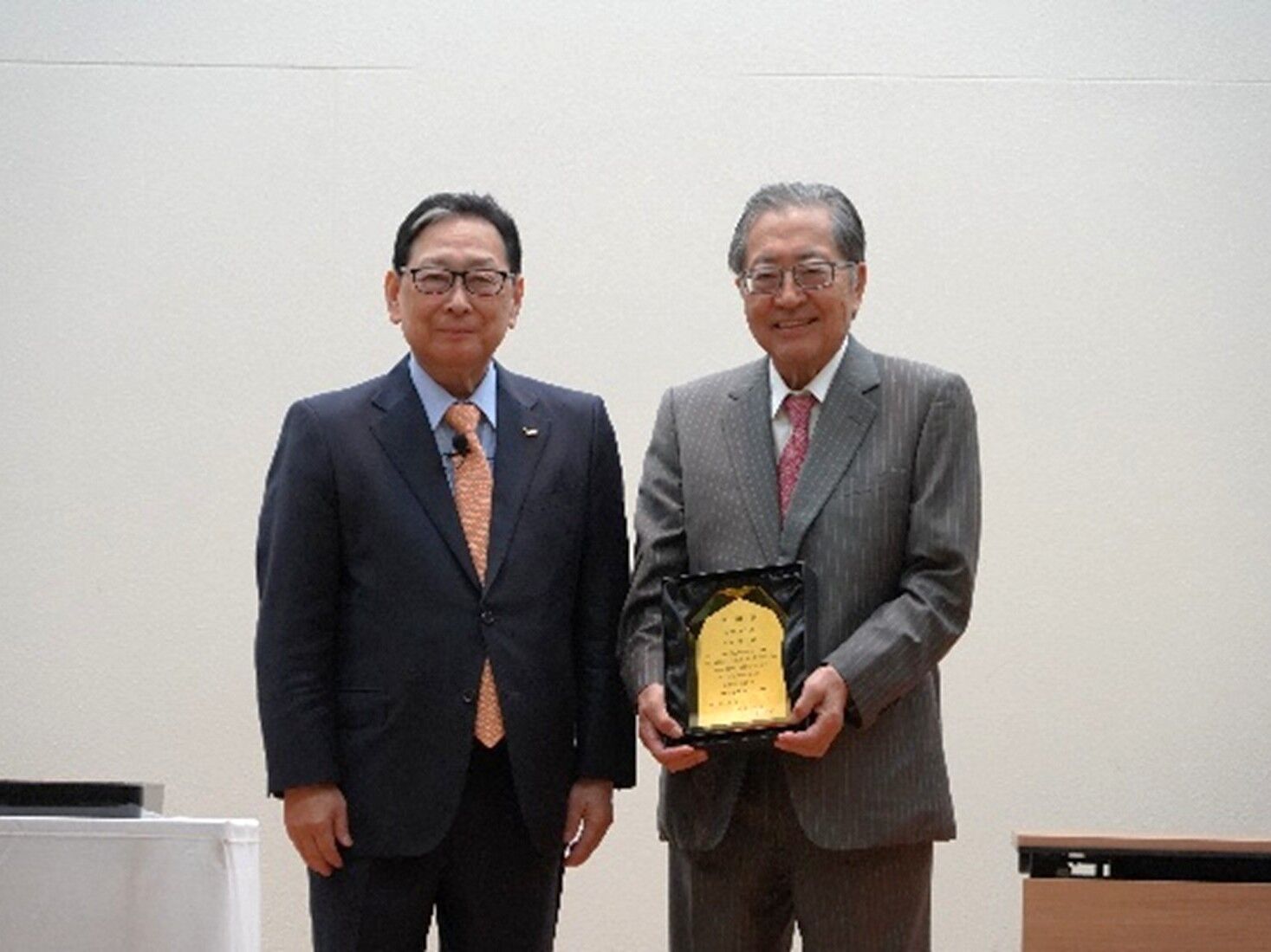 感謝状（特別功労賞）贈呈