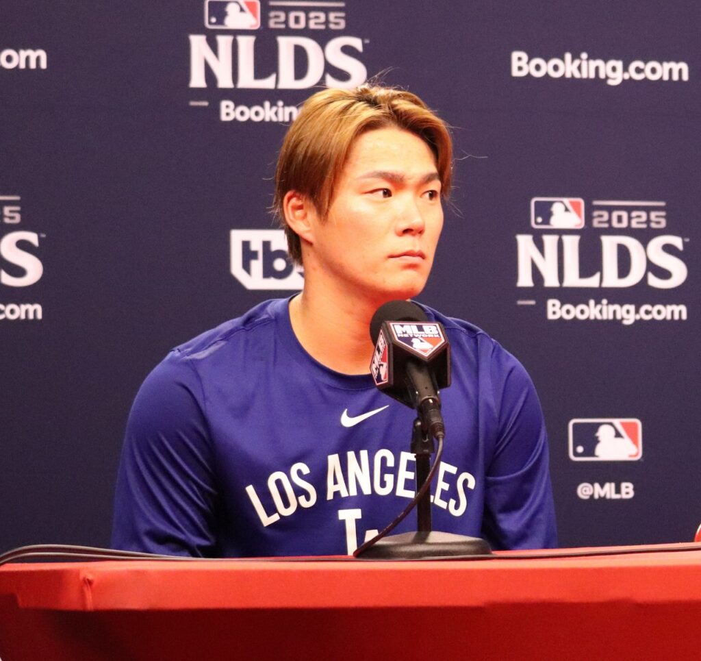 山本由伸、中0日「クローザー」起用の可能性、ロバーツ監督急転の方針転換…「調子よければ投げたいと…」、登板翌日に異例のキャッチボール（中日スポーツ） - Yahoo!ニュース