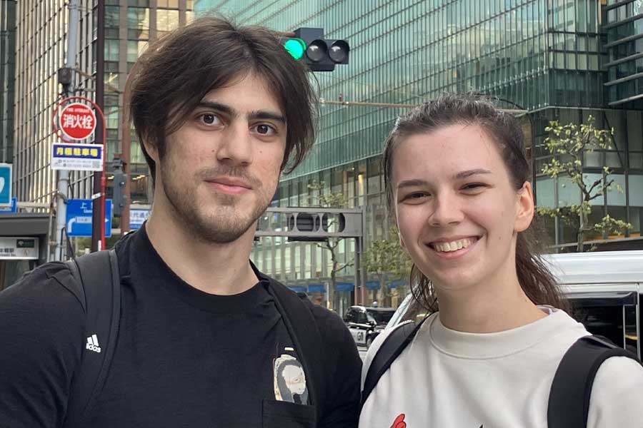 ロシアから来た（左から）アルテミーさんとジュリアさん【写真：Hint-Pot編集部】