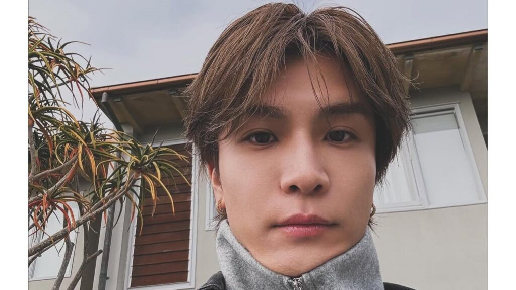 「やること可愛すぎる」 岩田剛典 “個性的なアイス”を持ったおちゃめな自撮りショット公開!ニュージーランドでのオフ感あふれる姿に「最高すぎ」（めざましmedia） - Yahoo!ニュース