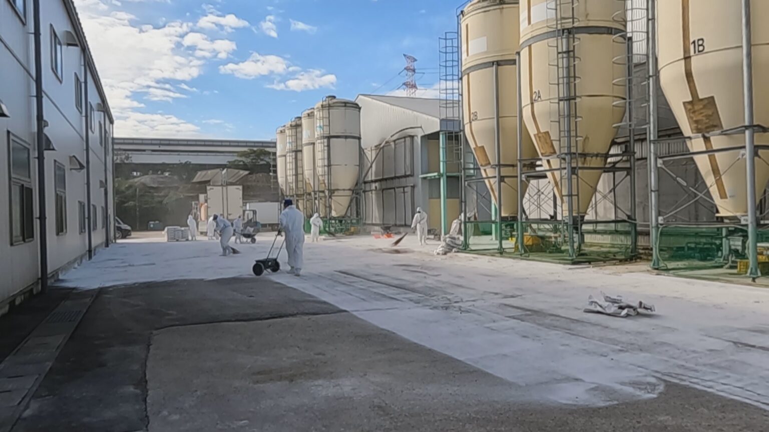 鳥インフルエンザ発生リスクに対策【富山県】全養鶏場 21農場の緊急消毒　約76万羽の感染防止へ　新潟での発生受け（チューリップテレビ） - Yahoo!ニュース