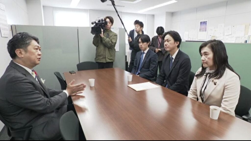 金沢市長選挙 現職の村山卓氏が立憲民主党に推薦願提出 石川県知事選に出馬表明をしている馳浩氏・山野之義氏との連携は「今後考える」（MRO北陸放送） - Yahoo!ニュース