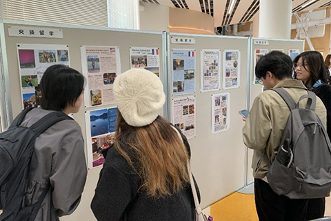 ポスター展示
