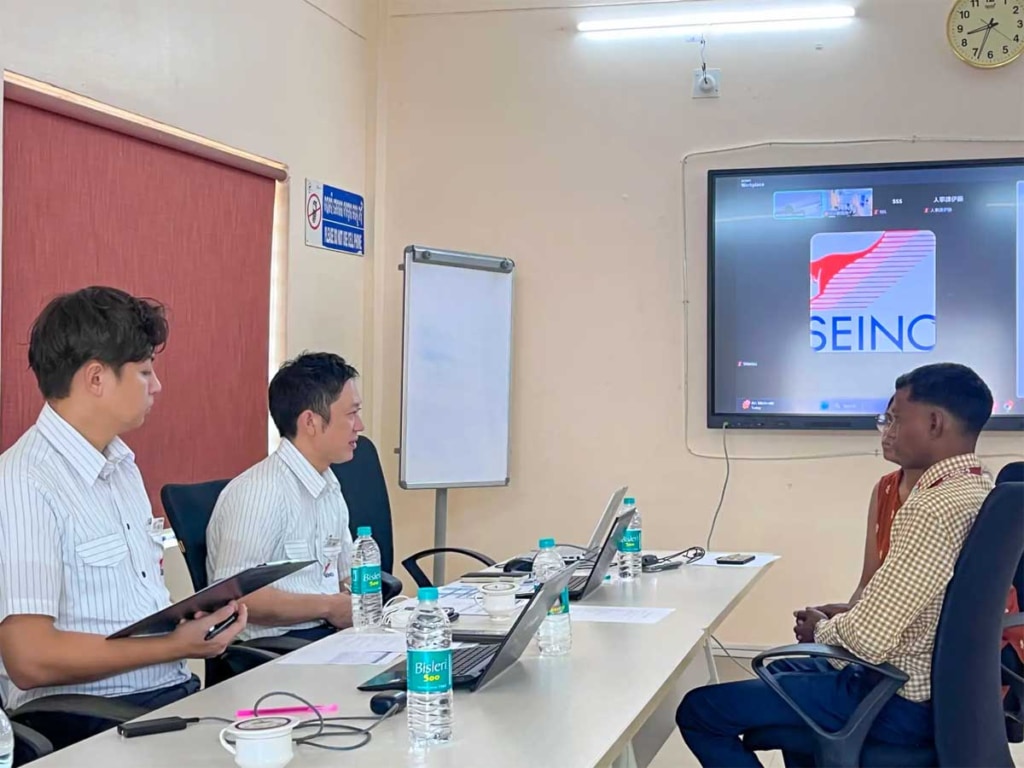 セイノースタッフサービス/20代の即戦力、インド人トラックドライバー6名を採用 20251111seino 2 1024x768 - セイノースタッフサービス/20代の即戦力、インド人トラックドライバー6名を採用