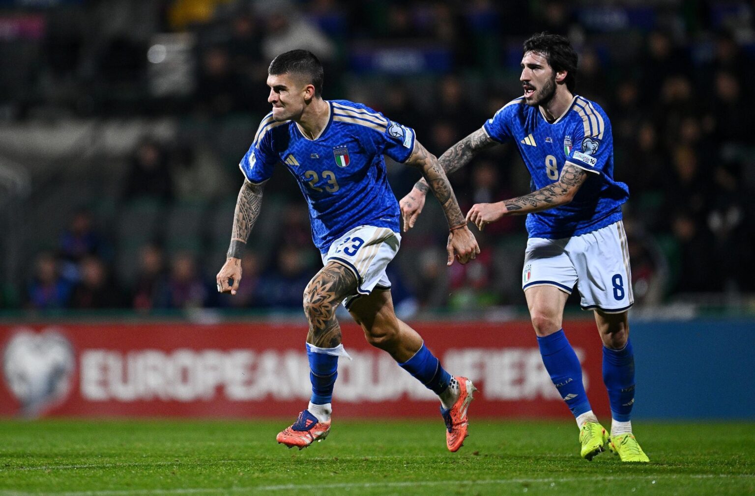 堅守に苦しみながら、イタリアが終盤の2得点で勝利！最終節に望みをつなぐ｜2026年北中米W杯欧州予選（DAZN News） - Yahoo!ニュース