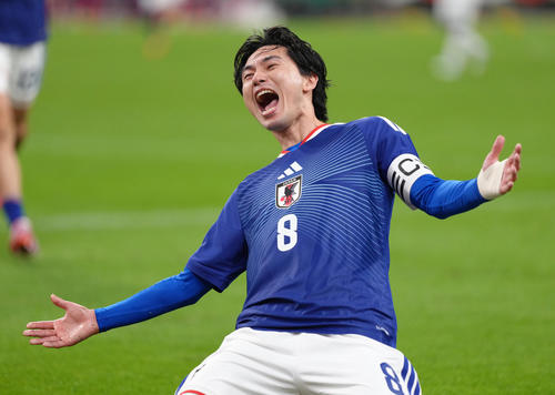 日本対ガーナ　前半、先制ゴールを決め笑顔をみせる南野（撮影・足立雅史）