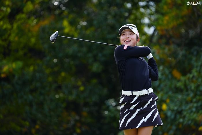 ＜中間速報＞佐久間朱莉が年間女王戴冠へ首位T浮上　脇元華、永峰咲希らとV争い（ゴルフ総合サイト ALBA Net） - Yahoo!ニュース