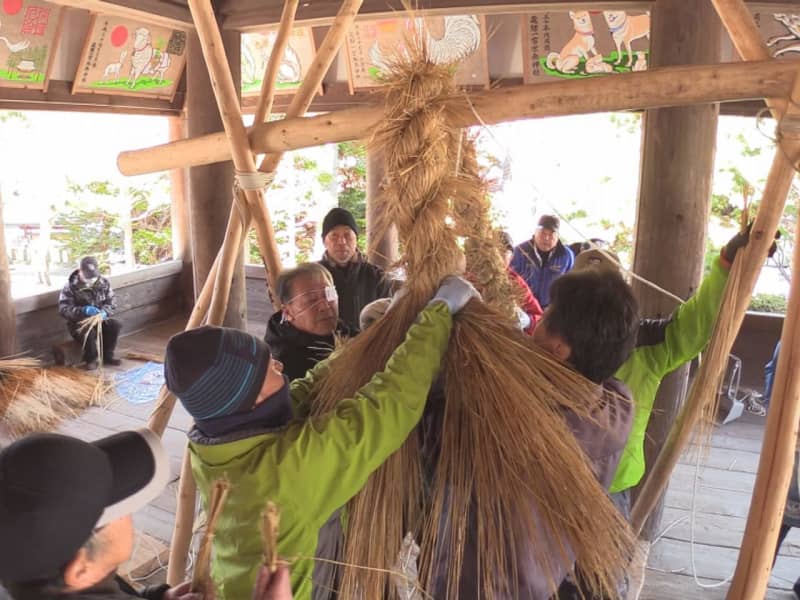 飛騨一宮水無神社 で迎春準備　しめ縄づくり　岐阜県高山市（ぎふチャンDIGITAL） - Yahoo!ニュース