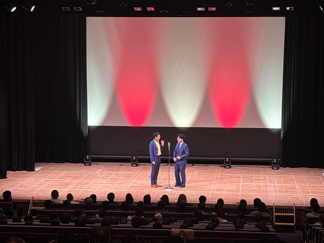 ヤーレンズの魅力全開！単独ライブで魅せた“圧巻の漫才”「我々しか出てきません」 | ORICON NEWS | 国内海外のニュース